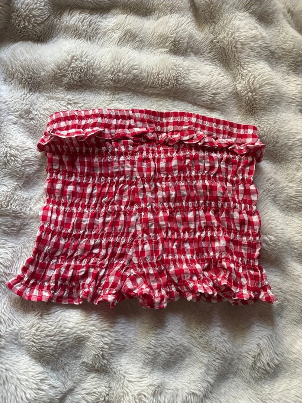 Red & White Ruffle Shorts - Picture 3 of 4
